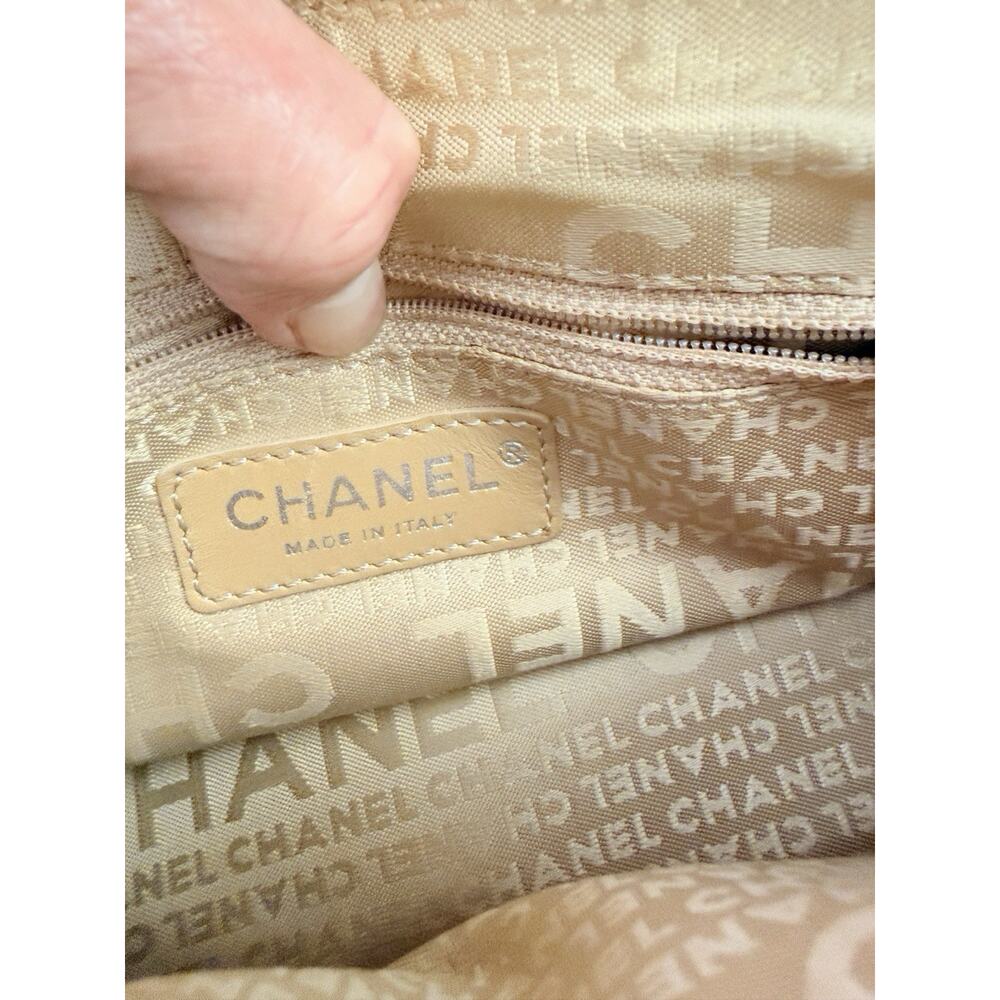 Vintage Chanel Small LAX Bowler Bag Pebbled Leather Silver Tassel Very Good - Picture 13 of 13